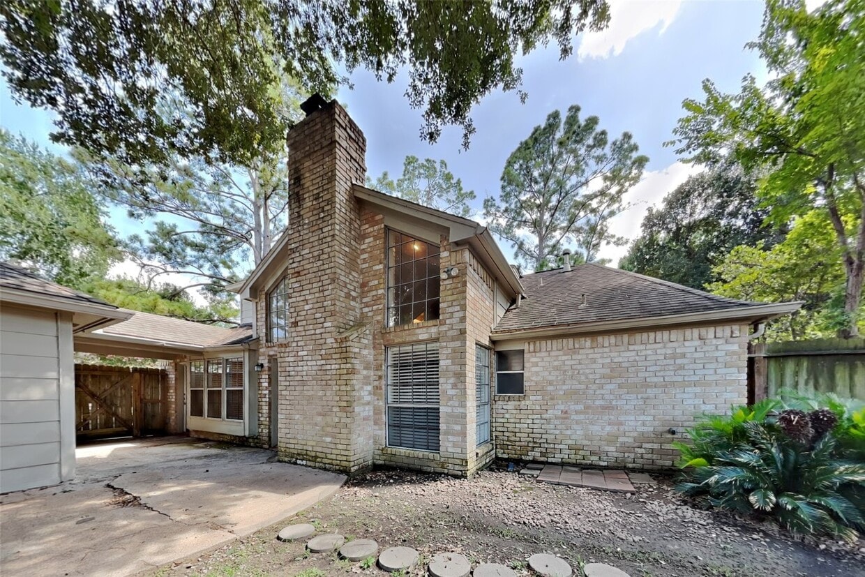 Building Photo - 8427 Burwood Park Dr