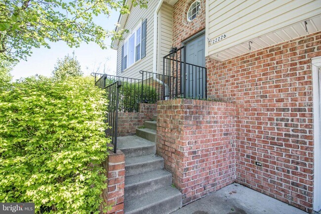 Building Photo - 22226 Goldenrod Dr
