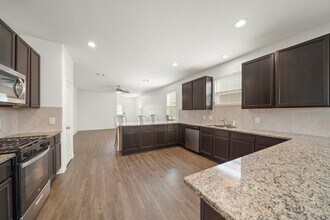 Building Photo - 24959 Lorenzo Glaze Trail