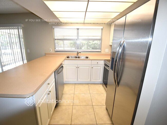 Foto del edificio - 504 Hillside Ct