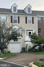 Building Photo - 6802 Cedar Loch Ct