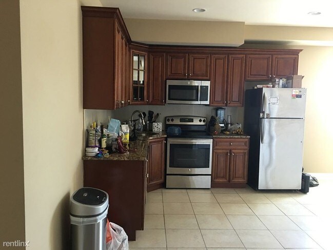 Foto del edificio - 4 br, 2 bath  - 1107 S 6th St # 09