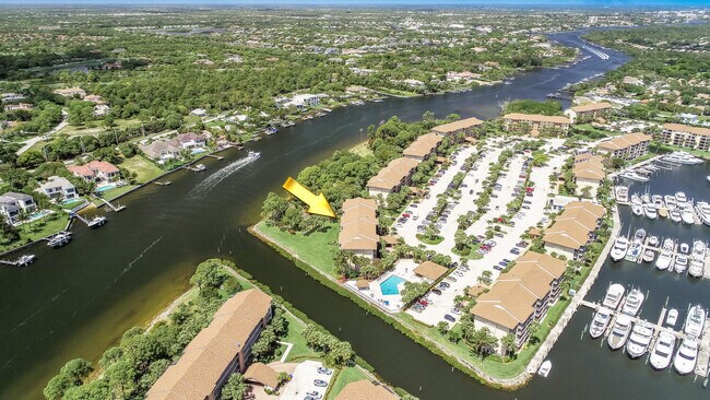 Foto del edificio - 2201 Marina Isle Way