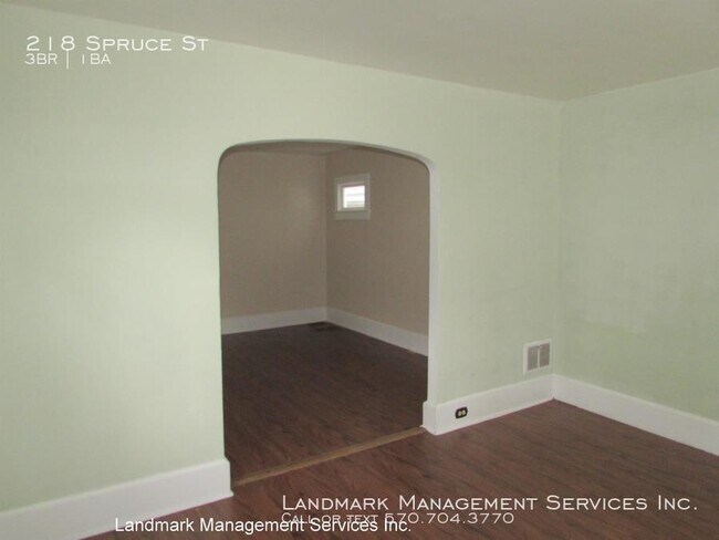 Building Photo - 218 Spruce St