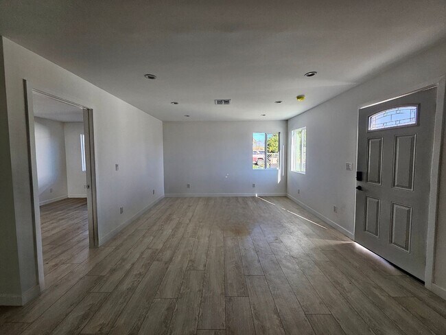 Foto del edificio - Goleta Properties