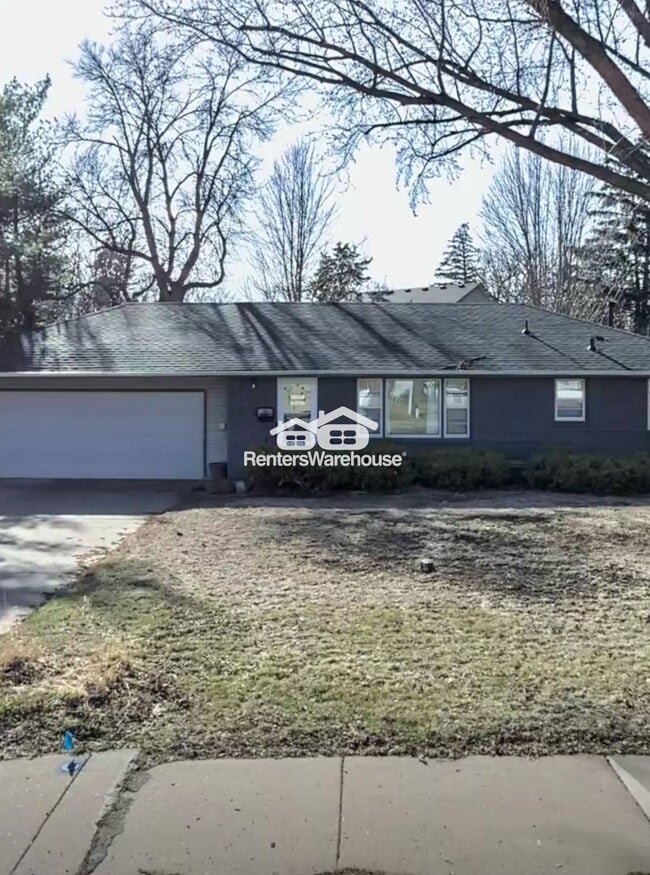Building Photo - 3815 Douglas Dr N