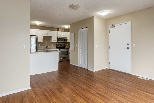 Building Photo - Oxford Apartments