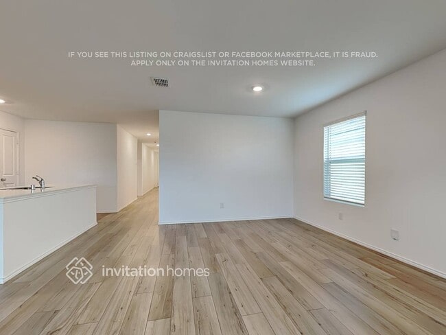 Foto del edificio - 512 Autumnwood Way