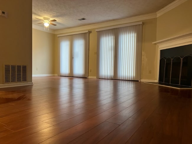 Building Photo - 6622 Meadow Rue Dr