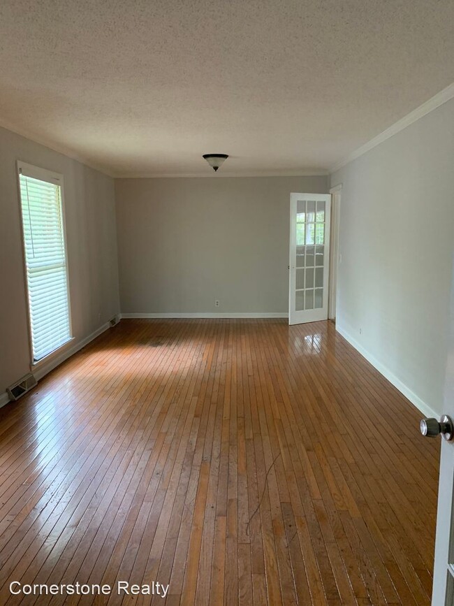 Building Photo - 4 br, 2 bath House - 406 East Northfield Blvd