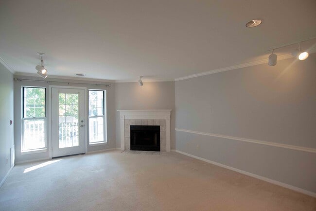 Building Photo - 7206 Flagship Dr