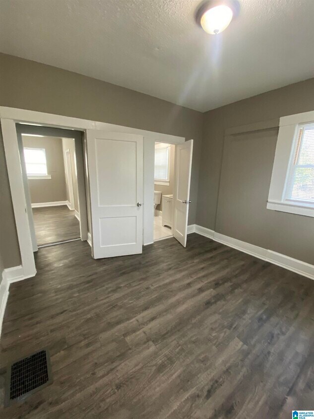 Foto principal - 5401 Avenue M