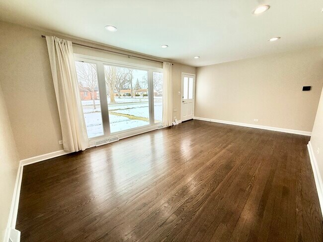 Foto del edificio - 360 W Fremont Ave
