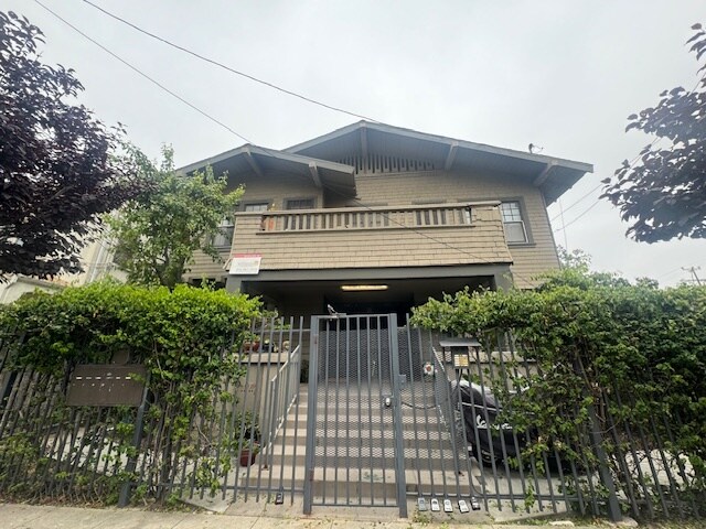 Building Photo - 4352 Willow Brook Ave