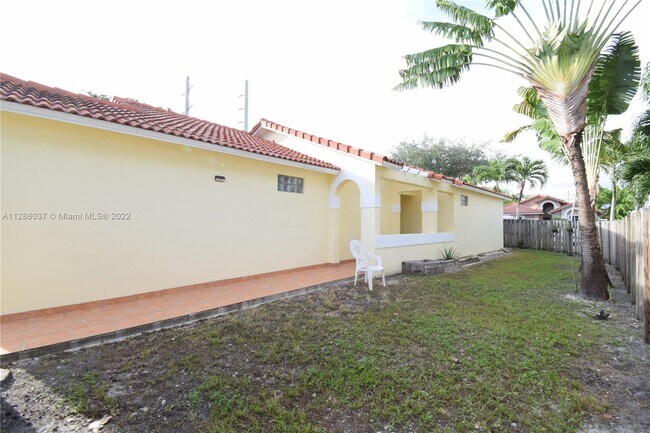 Foto del edificio - 7507 NW 169th Terrace