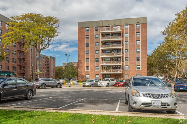 Foto del edificio - 84-40 153rd Ave