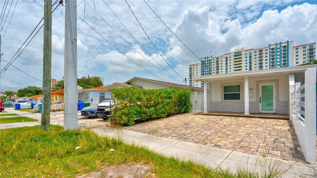 Foto del edificio - 2953 SW 23rd St