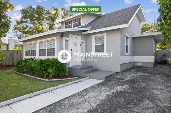 4 Bedroom Pet-Friendly Home in Lake Worth,... - 4 Bedroom Pet-Friendly Home in Lake Worth,...