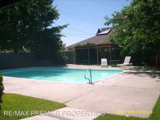 Building Photo - 2233 Kietzke Ln