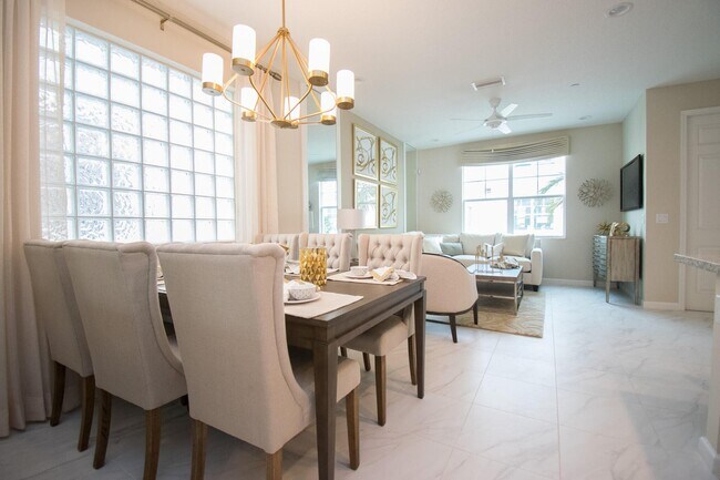 Foto del edificio - 14426 Emerald Pl Wy