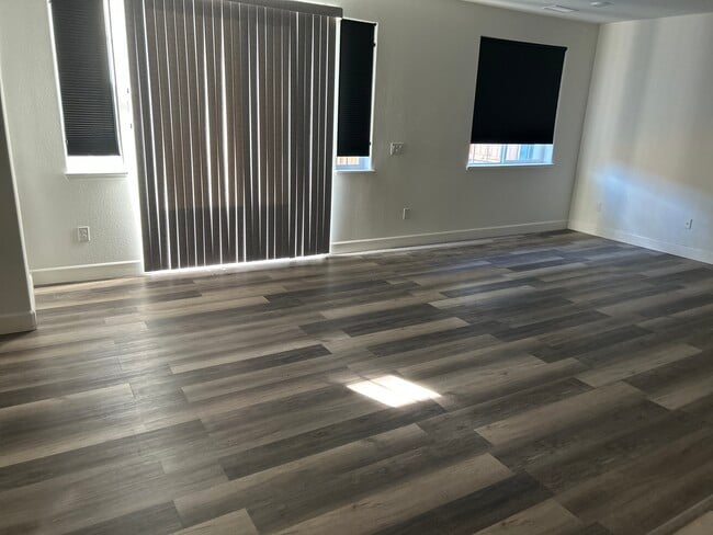 Building Photo - 1845 Dark Horse Rd