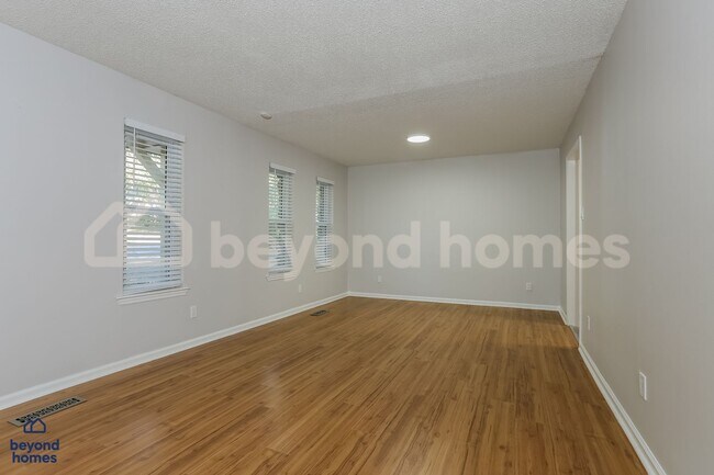 Building Photo - Ready to upgrade your lifestyle in Colony West? 3 Bed 2 Bath Home