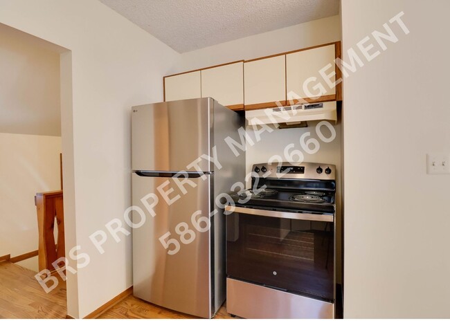 Foto del edificio - Rochester Hills totally renovated 2 BR ranch