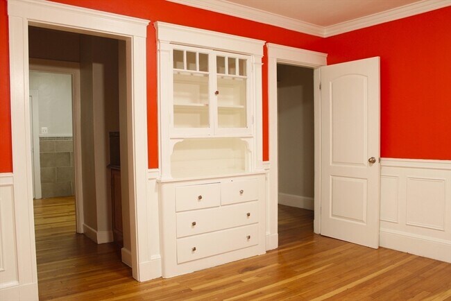 Building Photo - 20 Coolidge Rd