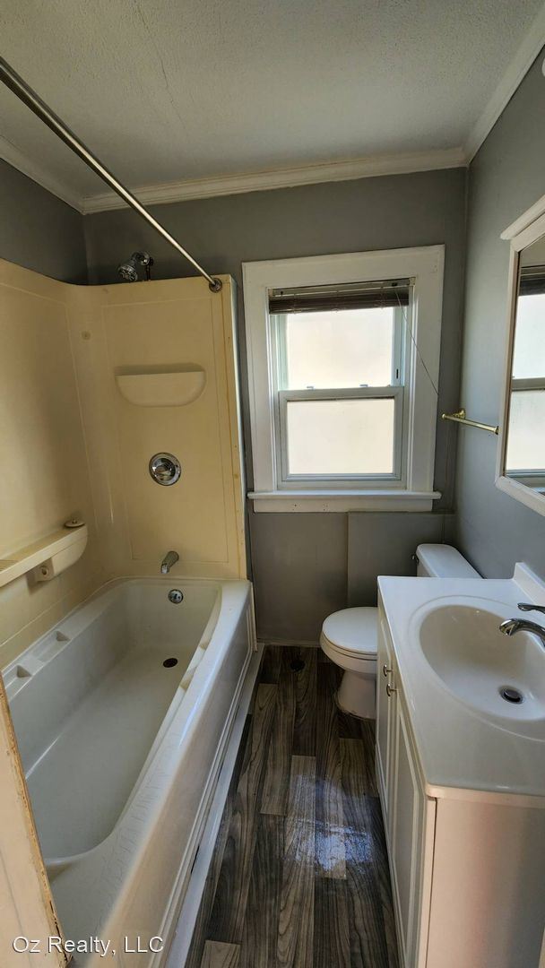 Building Photo - 2 br, 1 bath House - 517 Toronto Ave