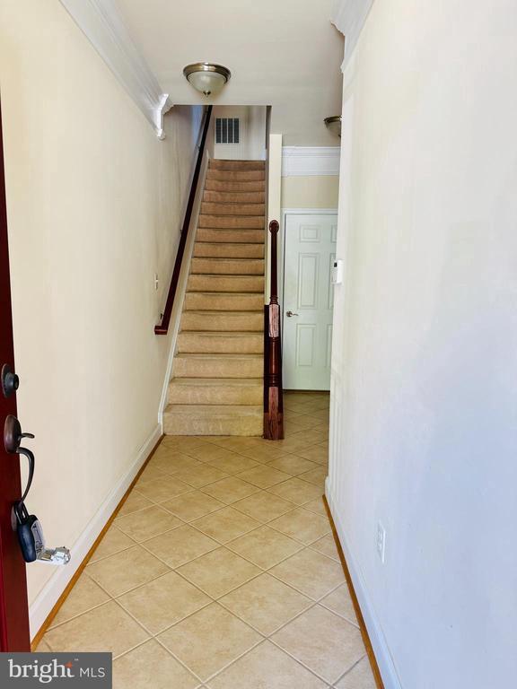 Building Photo - 5715 Rosanna Pl