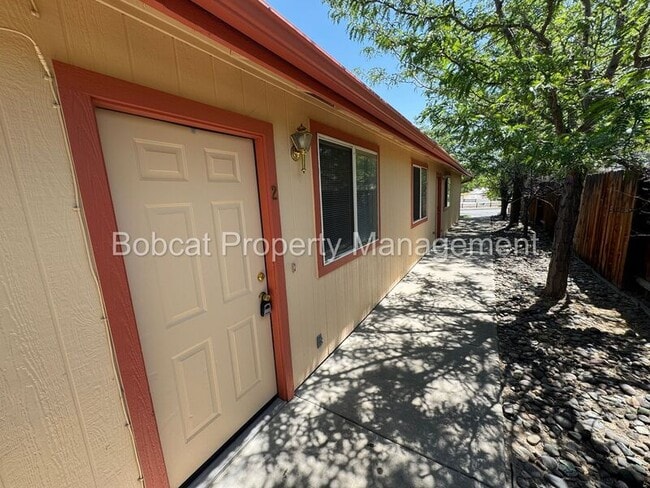 Building Photo - 976 Latigo Dr