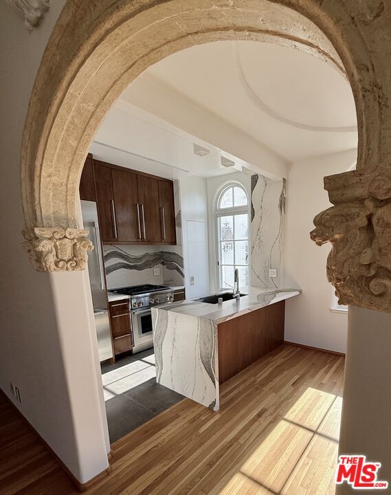 Foto del edificio - 1302 N Sweetzer Ave