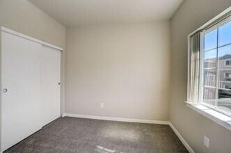 Building Photo - Legacy Oaks Apartments