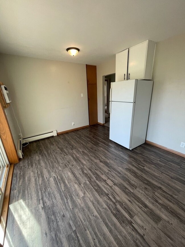 Foto del edificio - 1344 Meadow Ln
