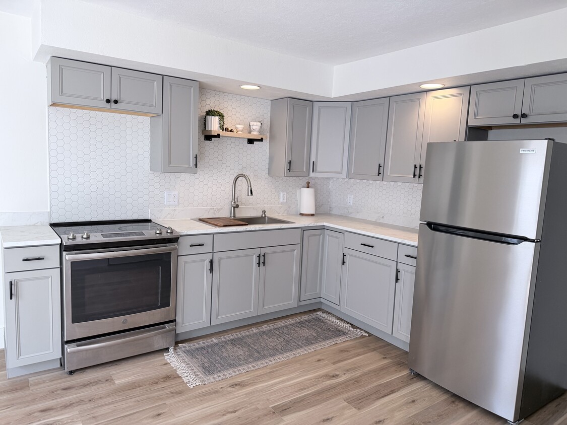 Kitchen - 221 Baldwin St
