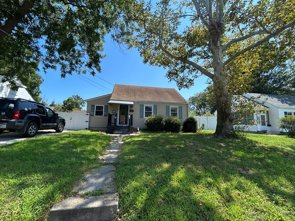 Foto principal - 8458 Quincy St