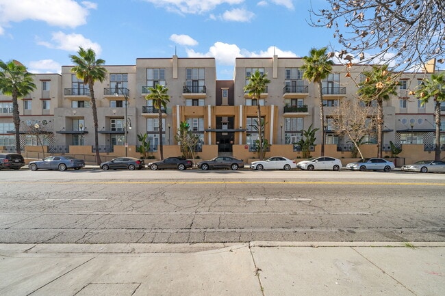 Building Photo - 360 W Ave 26