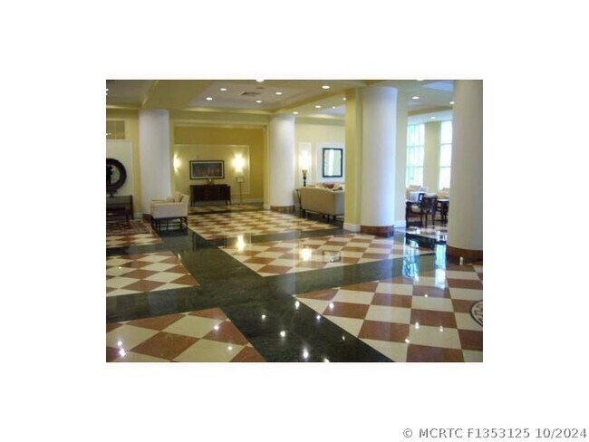 Foto del edificio - 17555 Atlantic Blvd