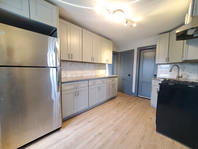 Unit 3 - 66 Broadway