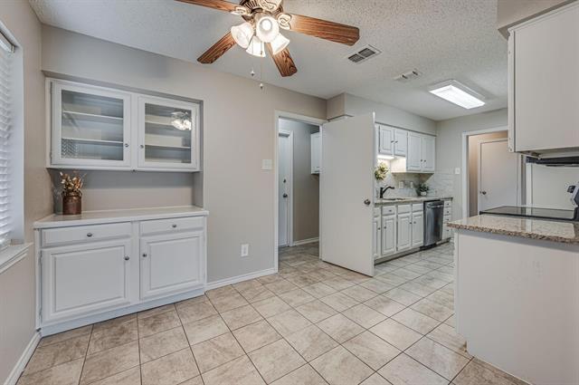 Foto del edificio - 1321 Meadow Ct