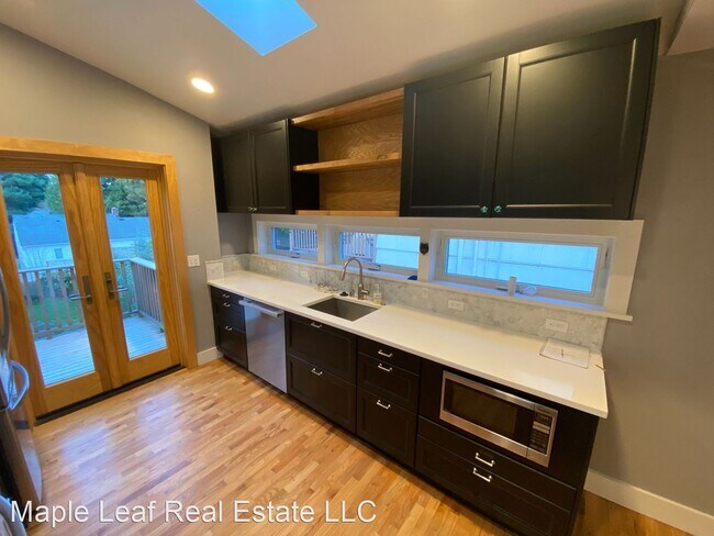 Building Photo - 4 br, 2.5 bath House - 814 NE 97th St