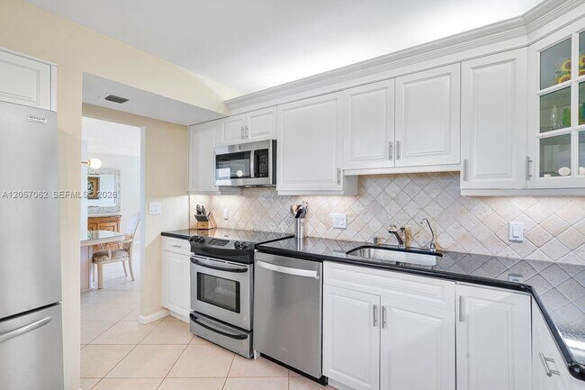 Foto del edificio - 400 Ocean Trail Way