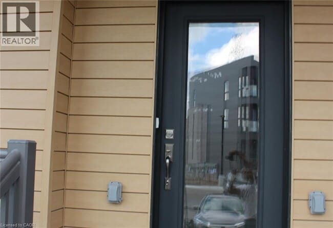 Building Photo - 261 Woodbine Ave