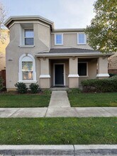 Building Photo - 3013 Puffin Cir