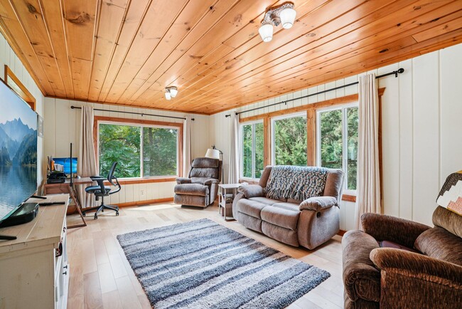 Foto del edificio - N3219 Cherry Rd