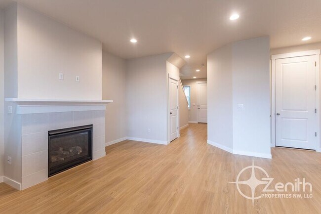 Foto del edificio - 124 S 88th Dr