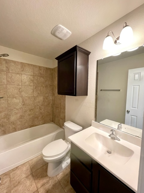 Building Photo - 2716 Samson Dr