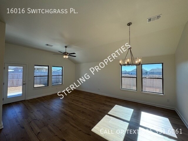 Foto del edificio - 16016 Switchgrass Pl