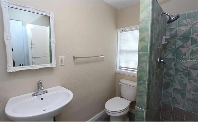 Foto del edificio - 2615 Laurel Ave