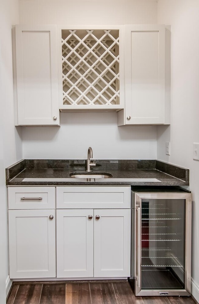 Galley in Ground Floor Suite - 2125 Acklen Ave